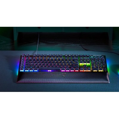 TECLADO RAZER BLACKWIDOW V4 GREEN SWITCH USA RZ03 04690100 R3M1